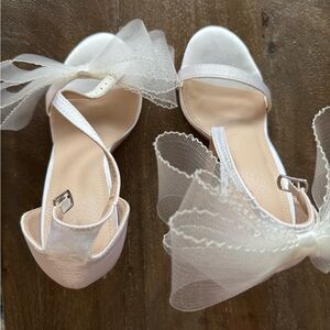 Brand New Amazon White Women's Heels with Bow Detail